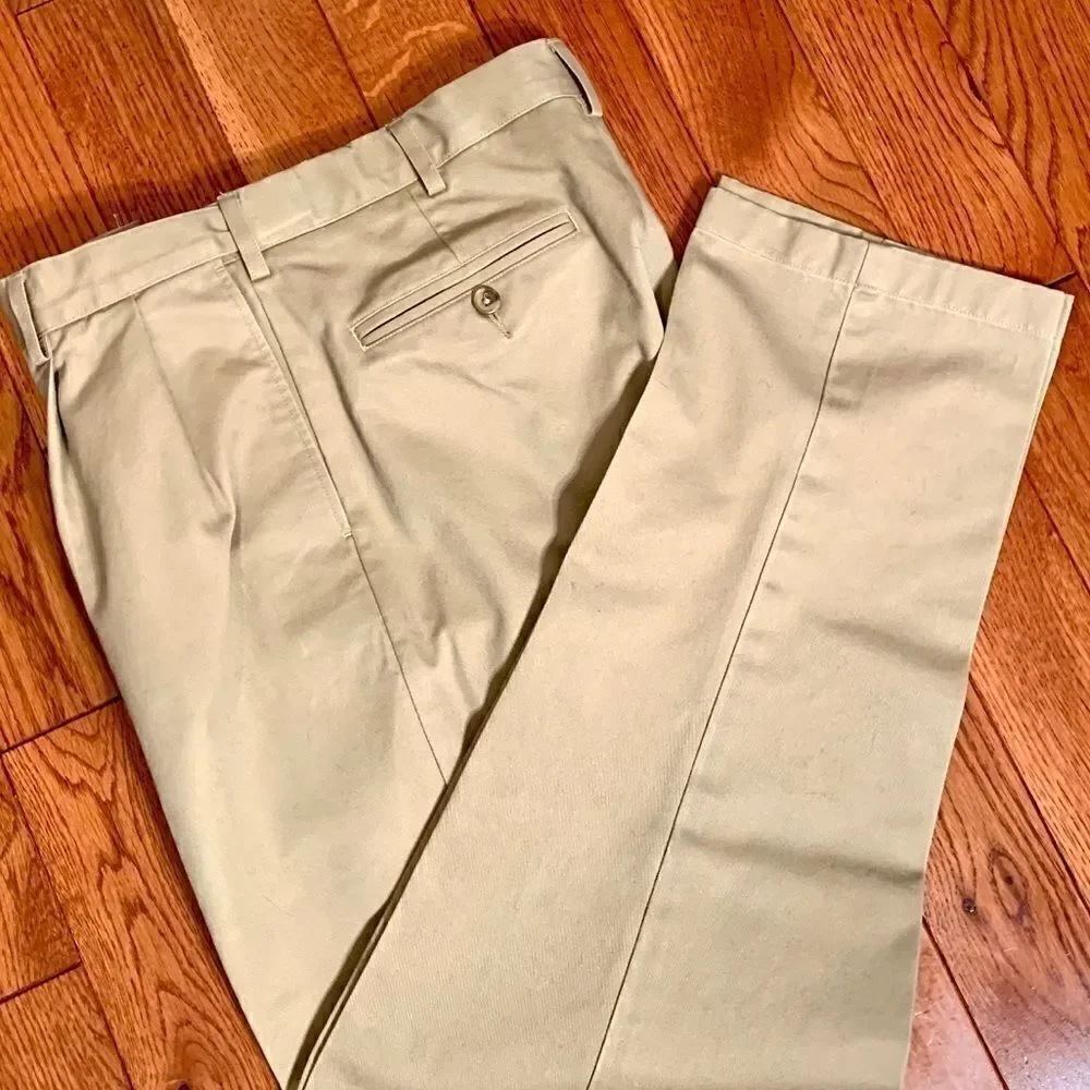 LAND’s END BEIGE TRADITIONAL FIT KHAKIS 32”x29”